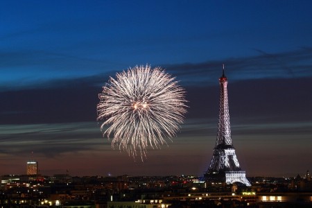 Torre Eiffel y fuegos artificiales, 14 de julio de 2017